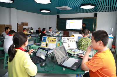 科技賦能未來 我省加速推進中小學(xué)人工智能普及教育邁入新階段