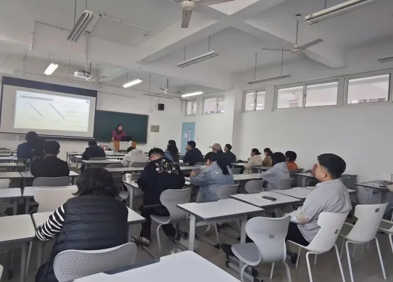 教育信息科學技術開發 信息科學與工程學院的前沿探索與實踐