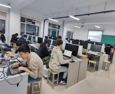 集成電路科學與工程學院成功舉辦校企共建課程“創新與課外研學實訓營”結業儀式